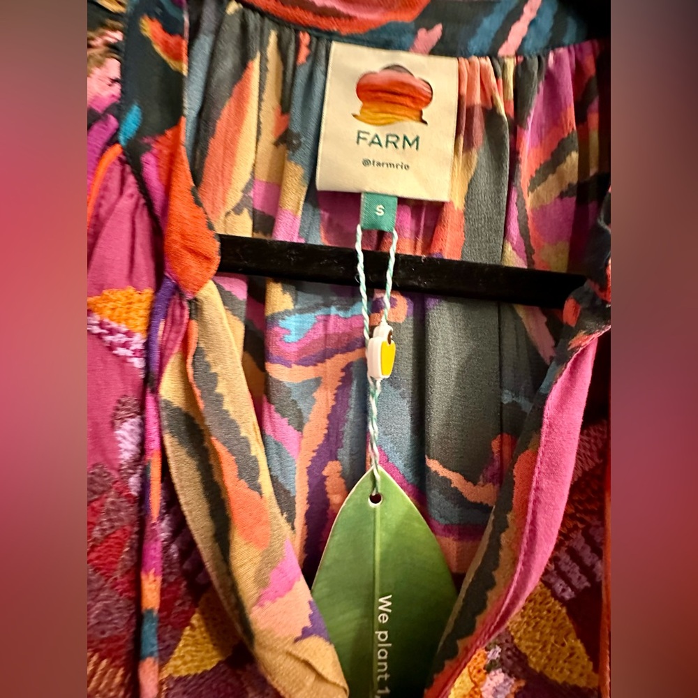 FARM RIO Graphic Foliage Embroidered Maxi Dress
Small NWT - Picture 7 of 12